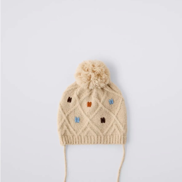 Zara Other - Zara embroidered Knit Pompón Hat
